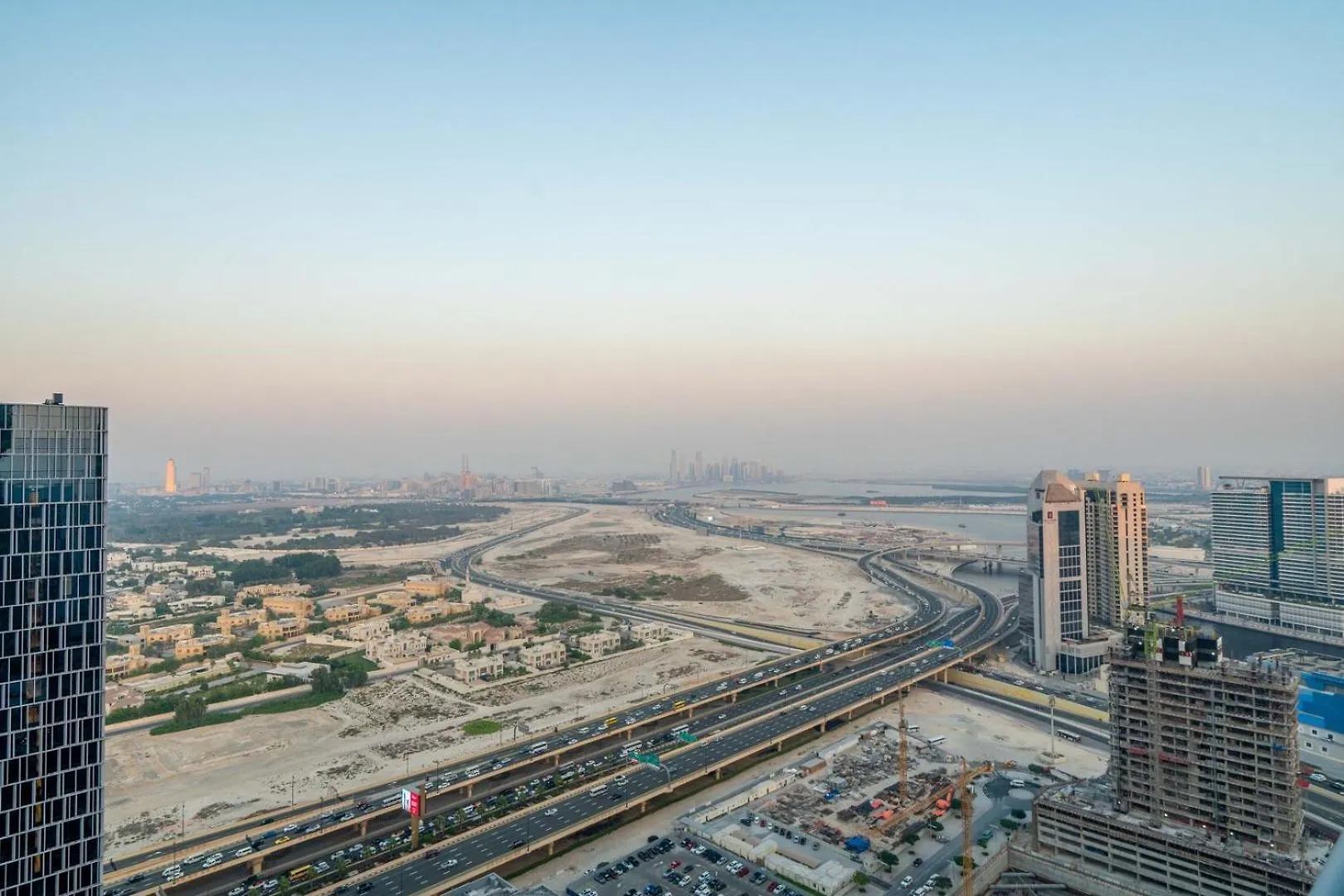 Guestready - Peaceful Skyline At Signature Tower Dubai